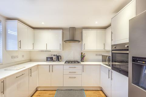 23 Loop Road, Woking, GU22 9BQ