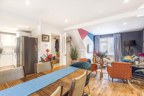 23 Loop Road, Woking, GU22 9BQ