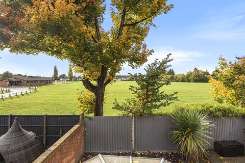 23 Loop Road, Woking, GU22 9BQ