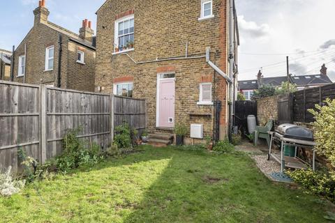 70 Avarn Road, London, SW17 9HA