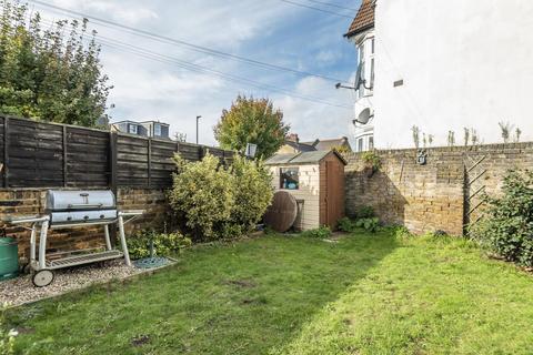70 Avarn Road, London, SW17 9HA