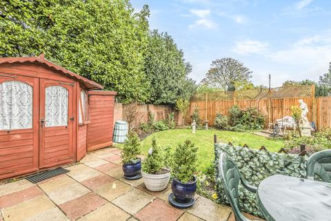 10 Ridgemount, Weybridge, KT13 9JD