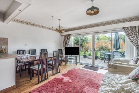 10 Ridgemount, Weybridge, KT13 9JD