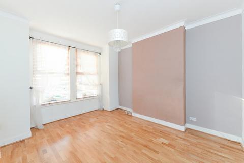 2 bedroom maisonette to rent, Mersham Road, Thorton Heath, CR7