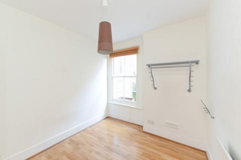 2 bedroom maisonette to rent, Mersham Road, Thorton Heath, CR7