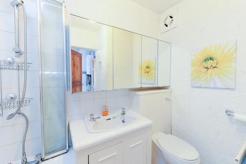2 bedroom maisonette to rent, Mersham Road, Thorton Heath, CR7