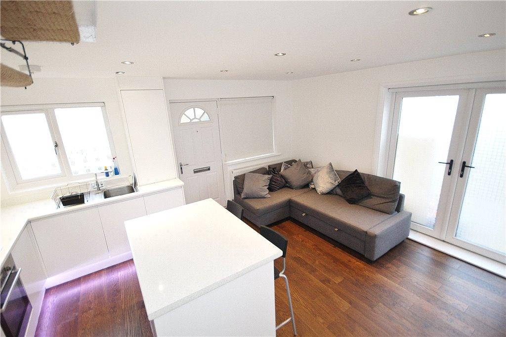 Kitchen/Reception