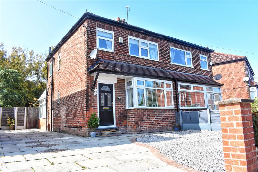 Parkfield Road North, New Moston, Manchester, M40 2 bed semidetached house £170,000