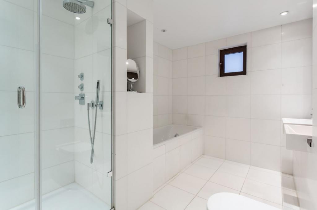 Oak-lodge-west-heath-road-hampstead-nw3-2