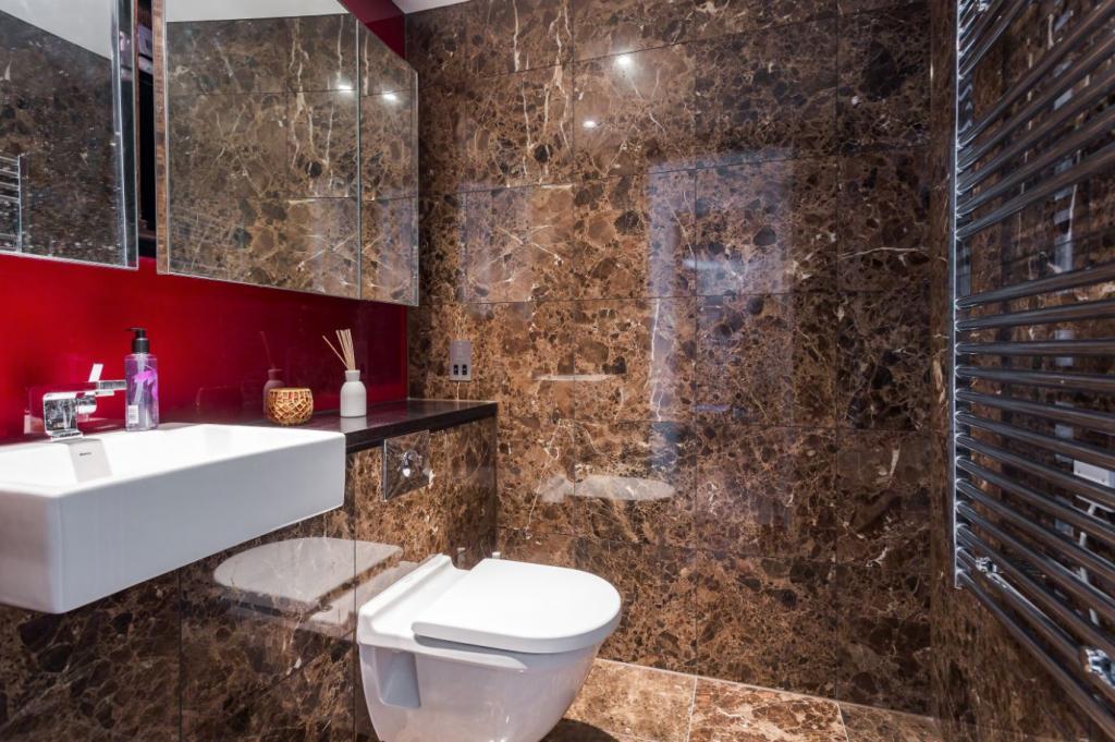 Oak-lodge-west-heath-road-hampstead-nw3-2