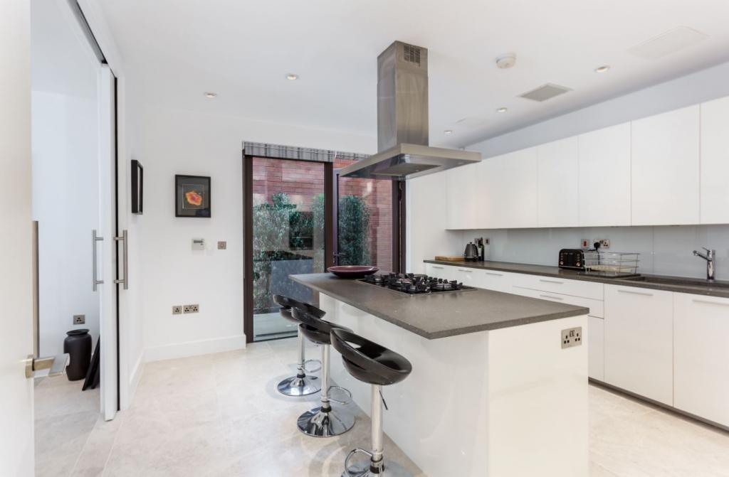 Oak-lodge-west-heath-road-hampstead-nw3-2
