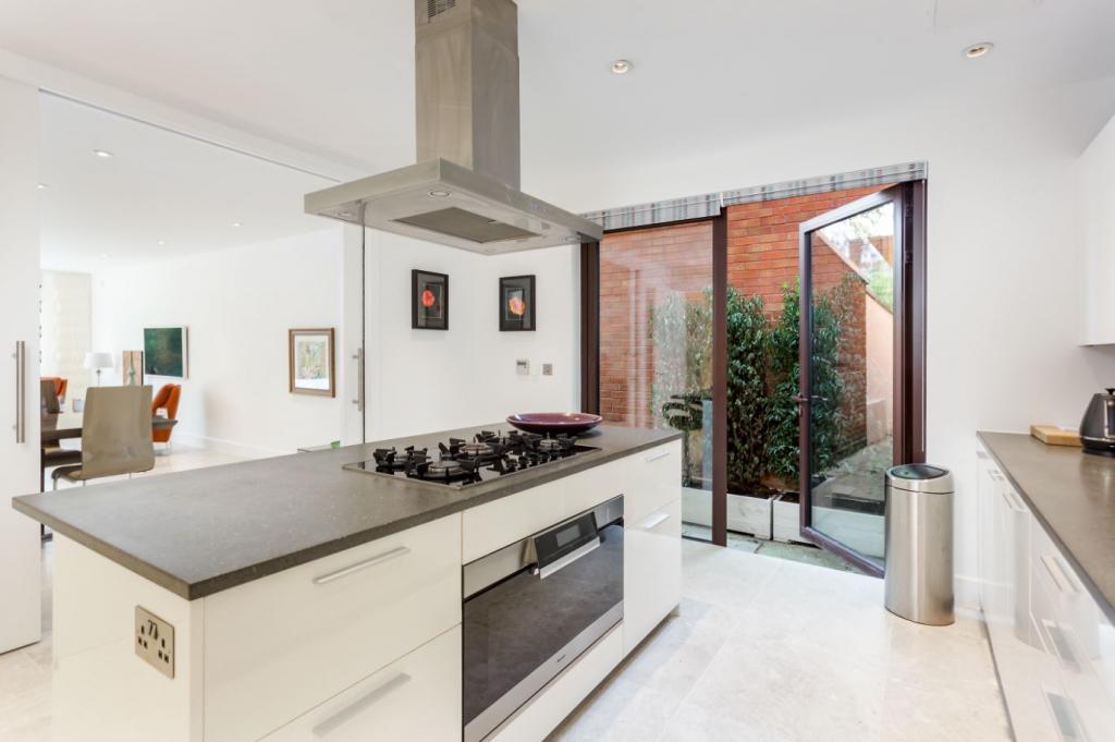 Oak-lodge-west-heath-road-hampstead-nw3-2