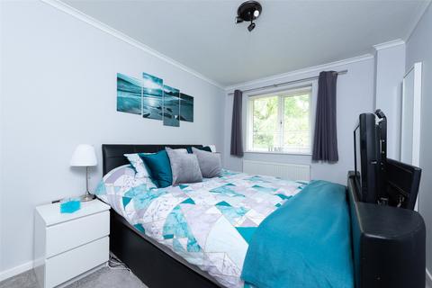 62 Brookside Walk, Tadley, RG26 3RW