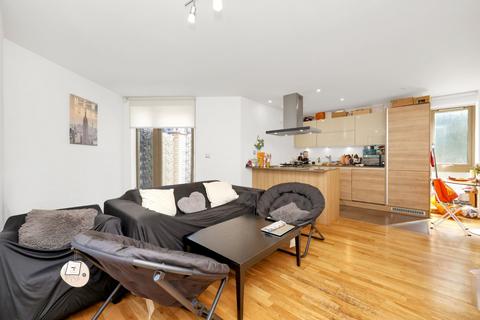 2 bedroom apartment to rent, Cable Street, E1