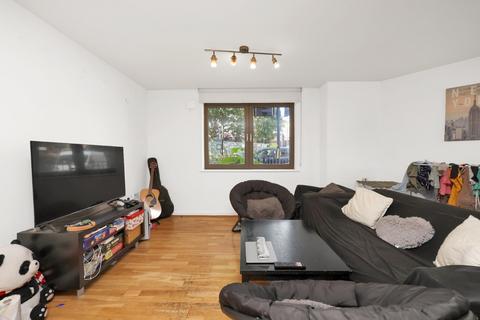 2 bedroom apartment to rent, Cable Street, E1