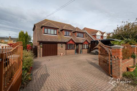 Oysters Riverton Drive, St Lawrence, Southminster, CM0 7NG