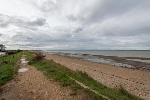 Oysters Riverton Drive, St Lawrence, Southminster, CM0 7NG