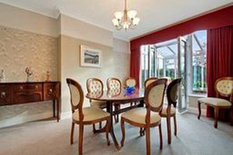 30 College Avenue, Harrow, HA3 6HB