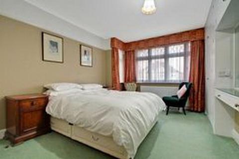 30 College Avenue, Harrow, HA3 6HB