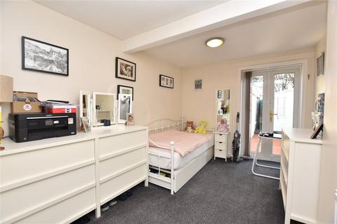 9 Adwalton Close, Drighlington, Bradford, BD11 1DQ