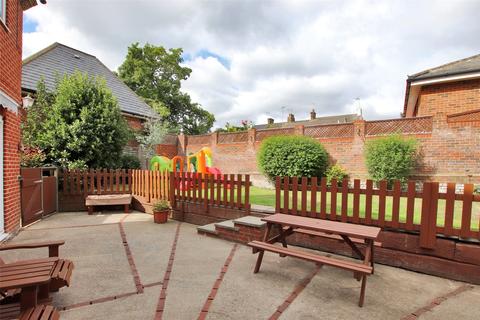 7 Hollands Close, Shorne, Gravesend, DA12 3EH