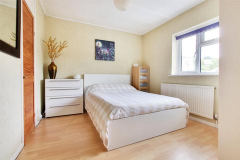7 Hollands Close, Shorne, Gravesend, DA12 3EH