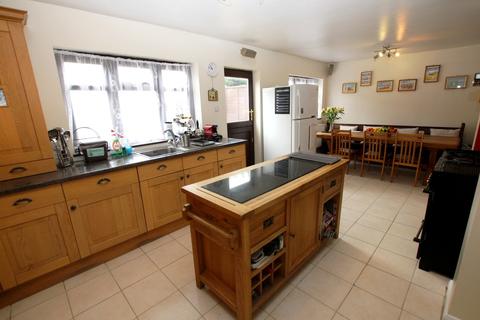 7 Barnes Cray Road, Crayford, Dartford, DA1 4NR