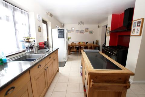 7 Barnes Cray Road, Crayford, Dartford, DA1 4NR