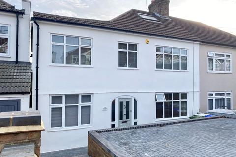 118 Bladindon Drive, Bexley, DA5 3BW