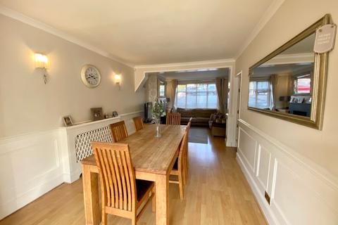 118 Bladindon Drive, Bexley, DA5 3BW
