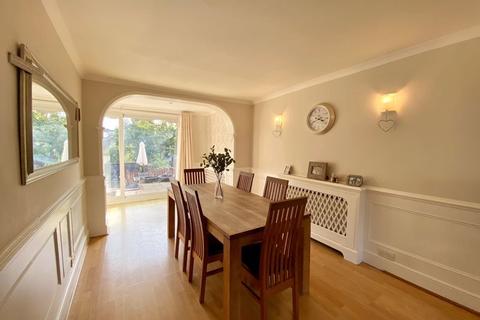 118 Bladindon Drive, Bexley, DA5 3BW