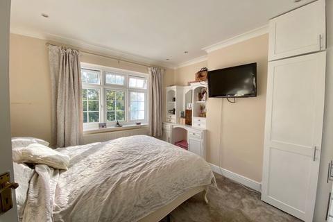 118 Bladindon Drive, Bexley, DA5 3BW