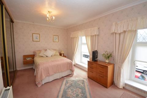 35 Christopher Road, Neath, SA10 6LE