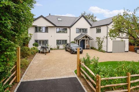 Mowbray Lodge, 1 The Ridgeway, Fetcham, Leatherhead, KT22 9BA