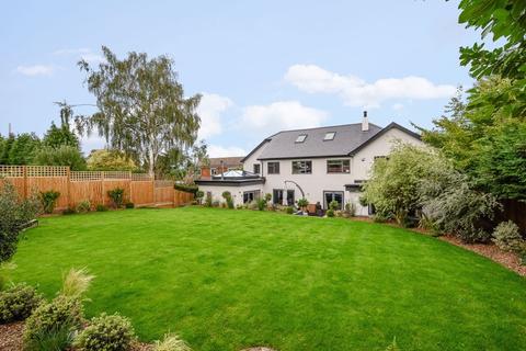 Mowbray Lodge, 1 The Ridgeway, Fetcham, Leatherhead, KT22 9BA