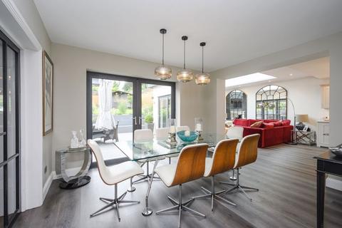 Mowbray Lodge, 1 The Ridgeway, Fetcham, Leatherhead, KT22 9BA