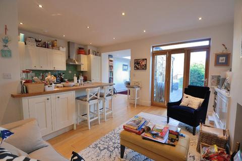 59 Midhurst Road, London, W13 9XS