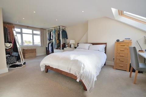 59 Midhurst Road, London, W13 9XS