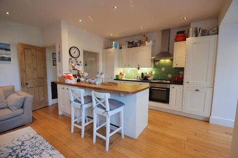 59 Midhurst Road, London, W13 9XS