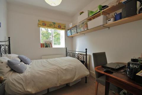 59 Midhurst Road, London, W13 9XS