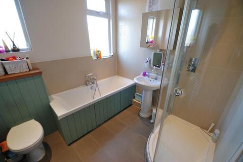 59 Midhurst Road, London, W13 9XS