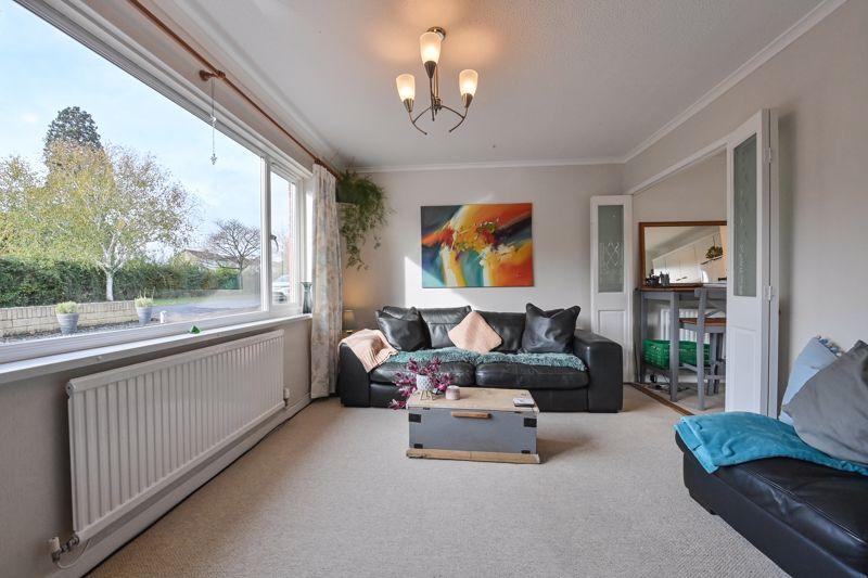 London Road, Chippenham 4 bed detached house for sale £390,000