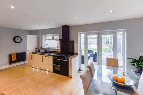 107 Barnes Road, Widnes, WA8 3LJ