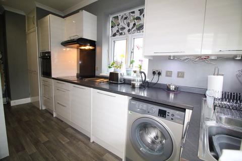7 Forge Avenue, Coulsdon, CR5 1LS