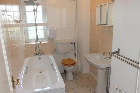 2 bedroom apartment to rent, Dedworth Manor, Thamesmead, Windsor