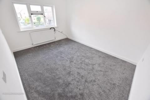 3 bedroom terraced house to rent, Clifford Avenue, Timperley, WA15