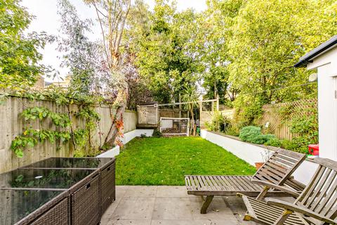 91 Sarsfeld Road, London, SW12 8HT