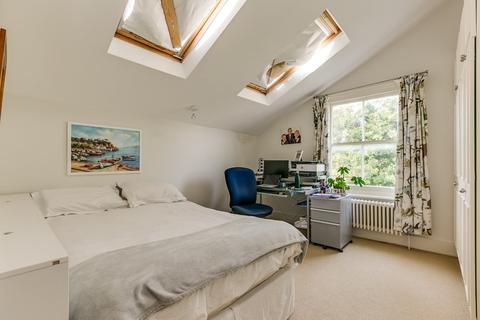 91 Sarsfeld Road, London, SW12 8HT
