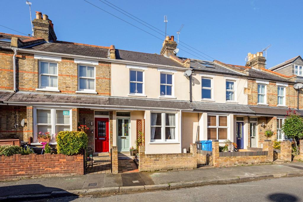 Victor Road, Windsor, SL4 2 bed terraced house £550,000