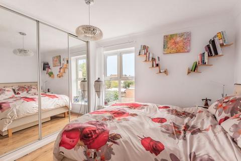 6 Edwards Close, Worcester Park, KT4 8PE